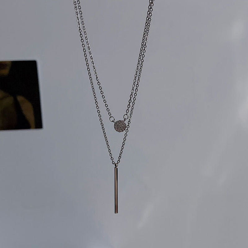 Trendy Diamond-studded Necklace With An Elegant Vibe