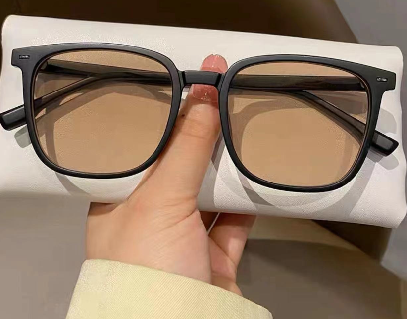 Photosensitive Color-changing Couple's Same Square Frame Black Frame Brown Sunglasses Men's Retro Myopia Sunglasses Women