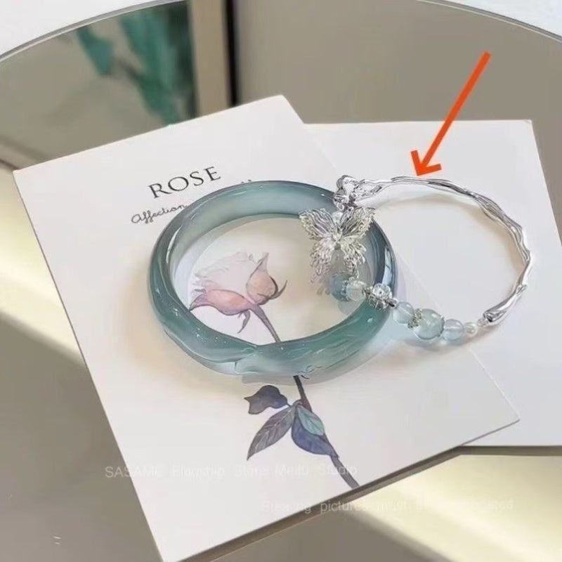 Ancient-style Cool And Understated Tassel Bracelet Featuring A Peace-lock Charm