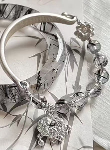 Ancient-style Cool And Understated Tassel Bracelet Featuring A Peace-lock Charm